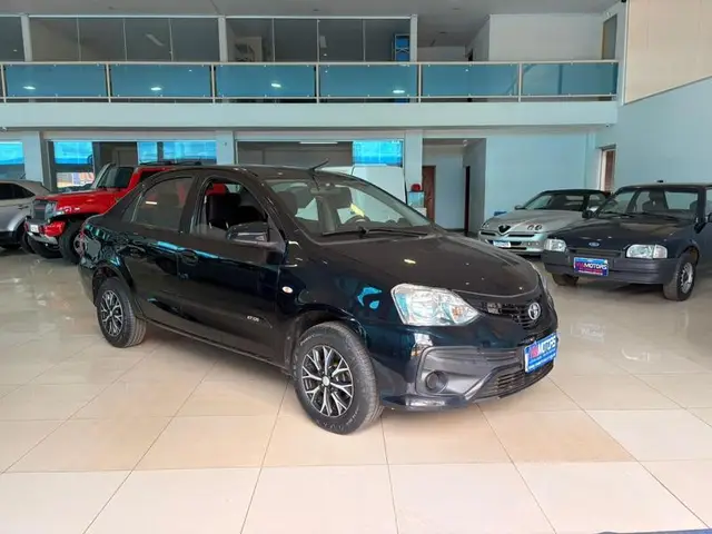 Carro Toyota Etios 2018 Platinum 1.5 (Aut) (Flex)