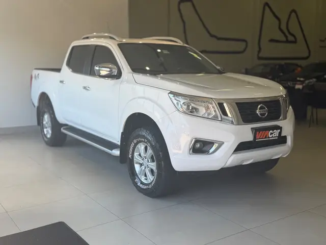 Carro Nissan Frontier 2017 2.3 TD CD LE 4x4 (Aut)