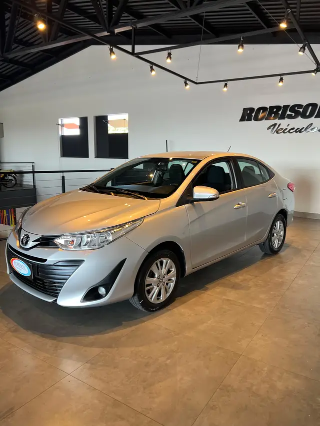 Carro Toyota Yaris Sedan 2019 1.5 XL Plus Tech CVT (Flex)