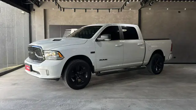 Carro Ram 1500 2022 Limited 5.7