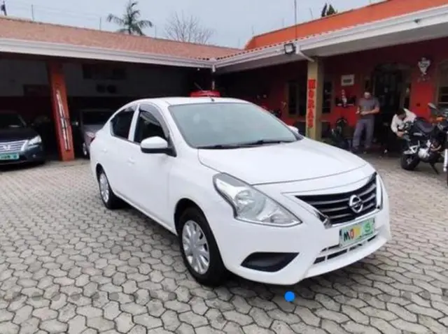 Carro Nissan Versa 2017 1.0 12V (Flex)