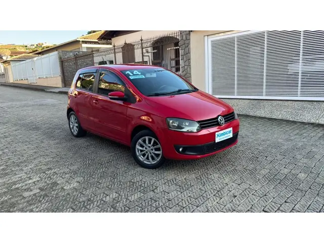 Carro Volkswagen Fox 2014 1.0 TEC (Flex) 4p