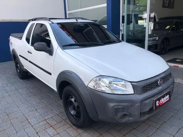 Carro Fiat Strada 2015 Working Celeb.1.4 Fire Flex 8V CE