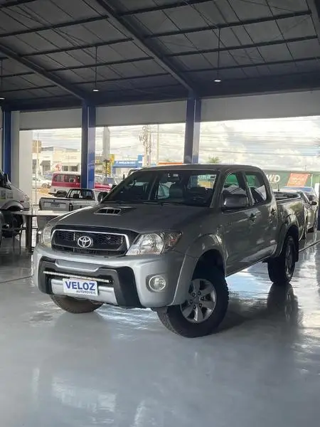 Carro Toyota Hilux Cabine Dupla 2010 Hilux 2.7 SR CD 4x2 (Flex)