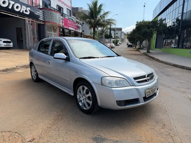 Carro Chevrolet Astra Hatch 2011 Advantage 2.0 (Flex)
