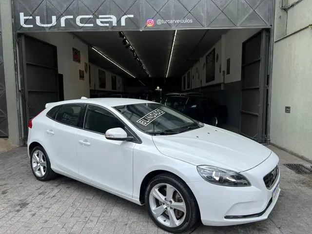 Carro Volvo V40 2017 2.0 T4 Kinetic