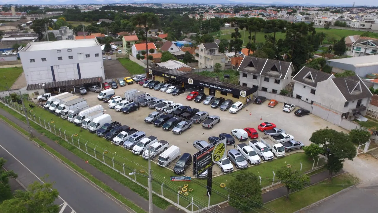 Fachada da loja NEW CAMINHONETES - Curitiba - PR