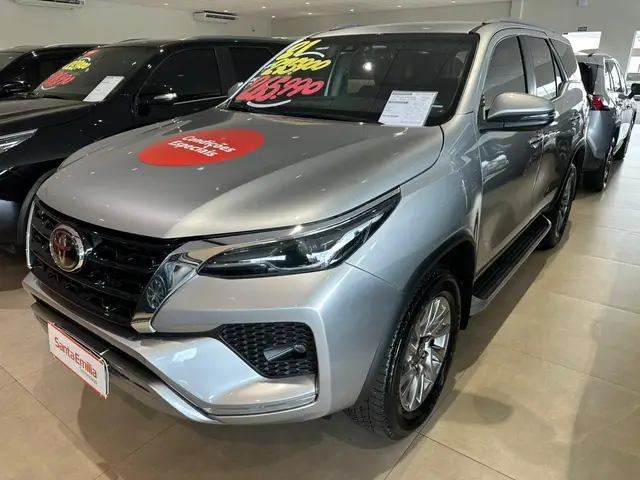 Carro Toyota SW4 2021 SRX 2.8 turbodiesel 7L 4x4 (Aut)