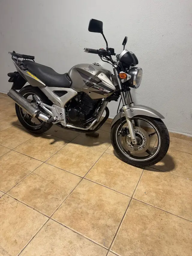 Moto Honda CBX 250 2008 Twister
