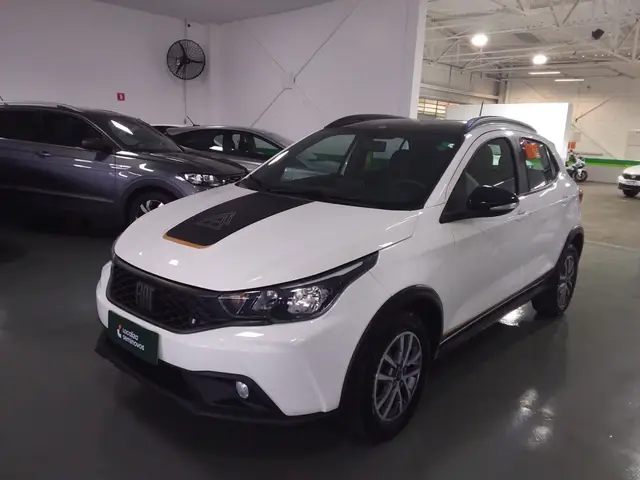Carro Fiat Argo 2024 Trekking 1.3