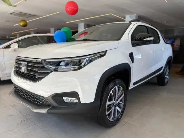 Carro Fiat Strada 2026 Volcano CD 1.3 AT