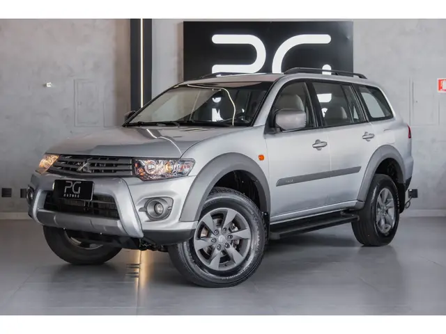 Carro Mitsubishi Pajero 2017 3.2 DI-D Outdoor 4WD (Aut)