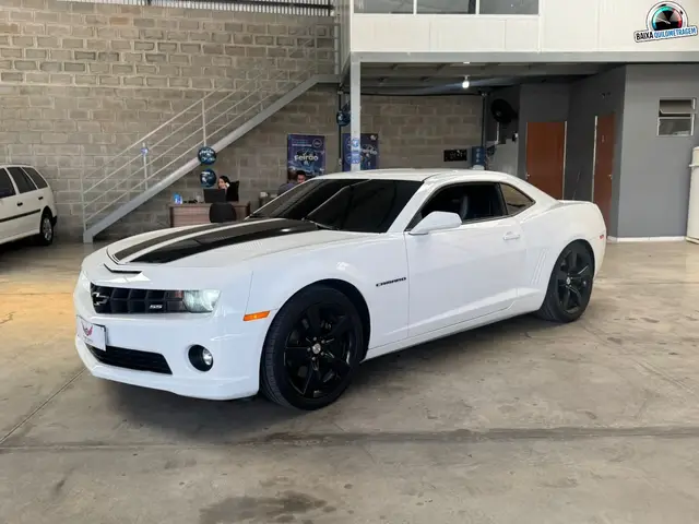 Carro Chevrolet Camaro 2011 SS 6.2