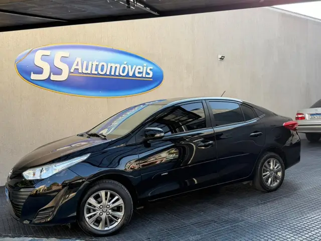 Carro Toyota Yaris Sedan 2021 1.5 XL Live CVT (Flex)