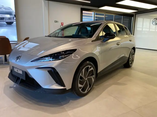 Carro MG MG4 2026 Luxury