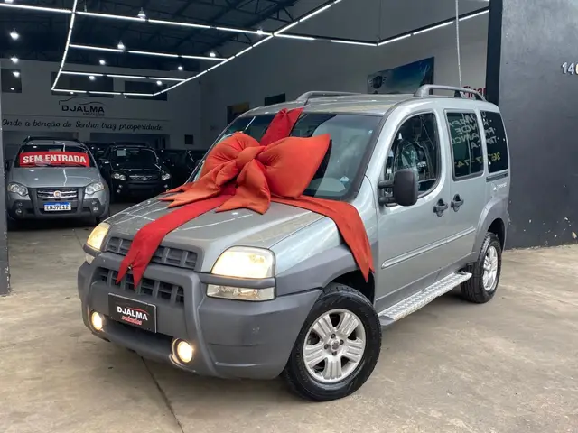 Carro Fiat Doblò 2009 Adventure 1.8 8V (Flex)