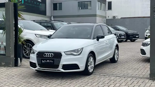 Carro Audi A1 2015 1.4 TFSI Sportback Ambition S Tronic