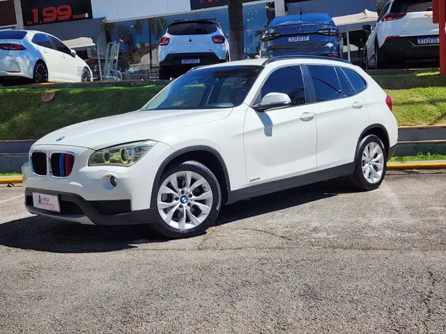 Carro BMW X1 2013 2.0 sDrive18i (aut)
