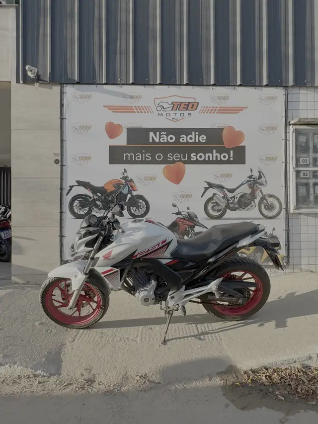 Moto Honda CB 250F Twister 2022 (CBS)