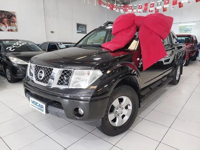 Carro Nissan Frontier 2012 LE 4x4 2.5 16V (cab. dupla)