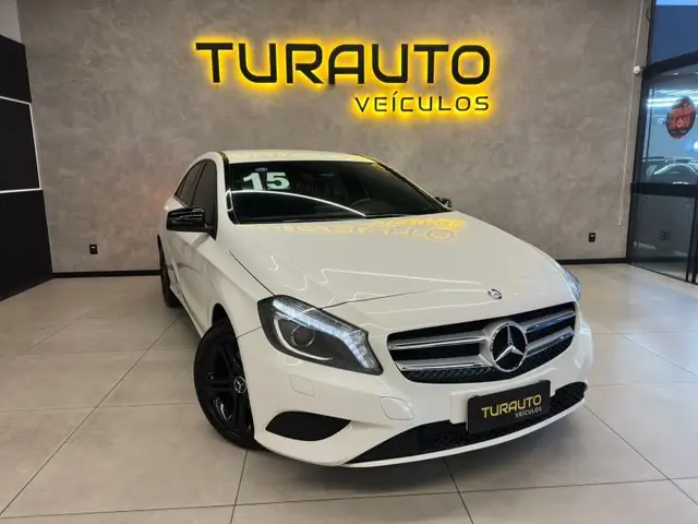 Carro Mercedes-Benz Classe A  2015 200 1.6 FlexFuel DCT Turbo