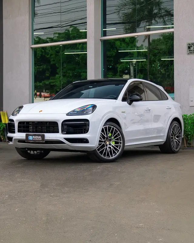 Carro Porsche Cayenne Coupé 2023 Platinum Ed. 3.0 (Híbrido)