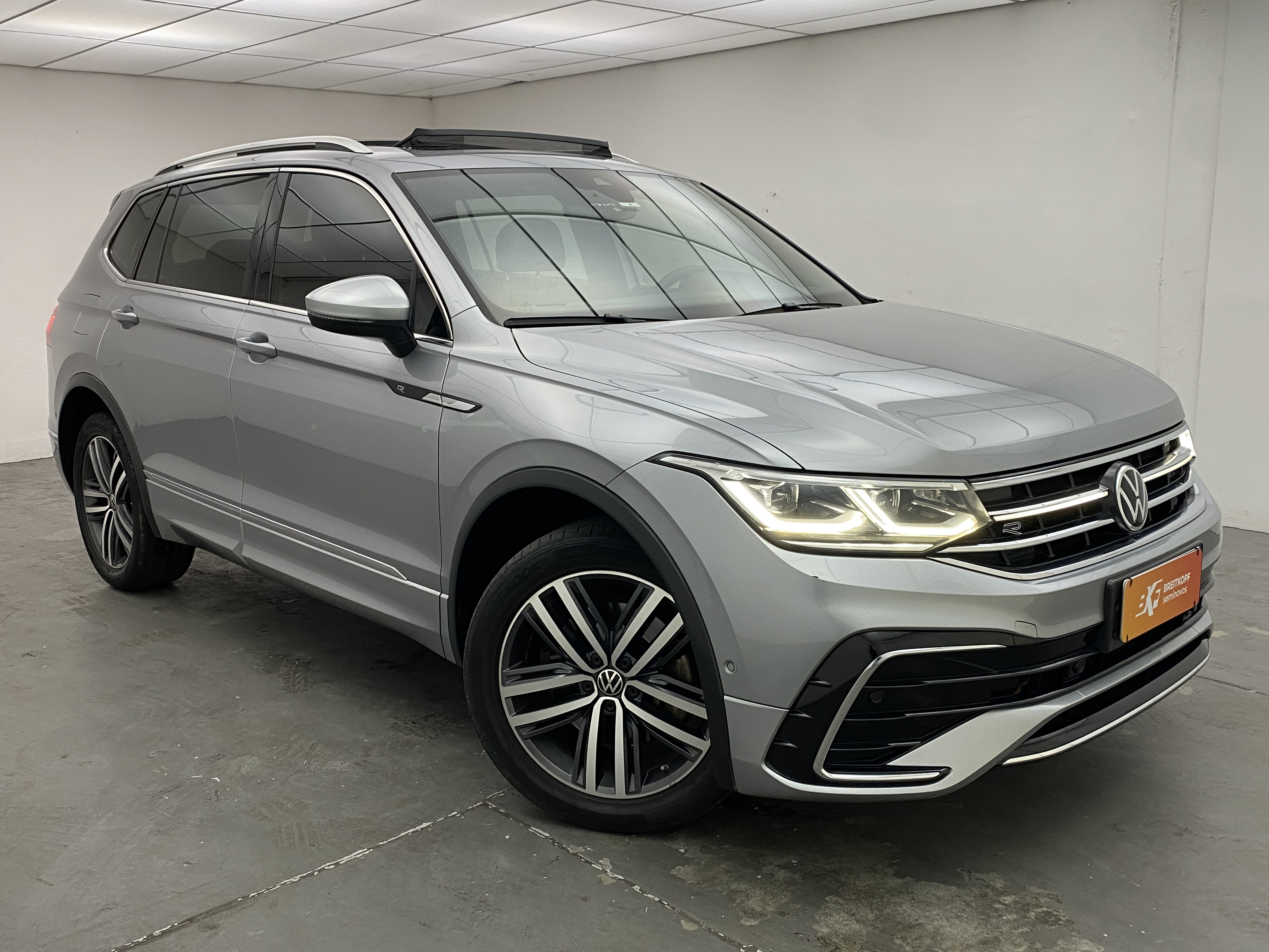VW - Volkswagen-Tiguan-Allspace R-Line 2.0 TSi
