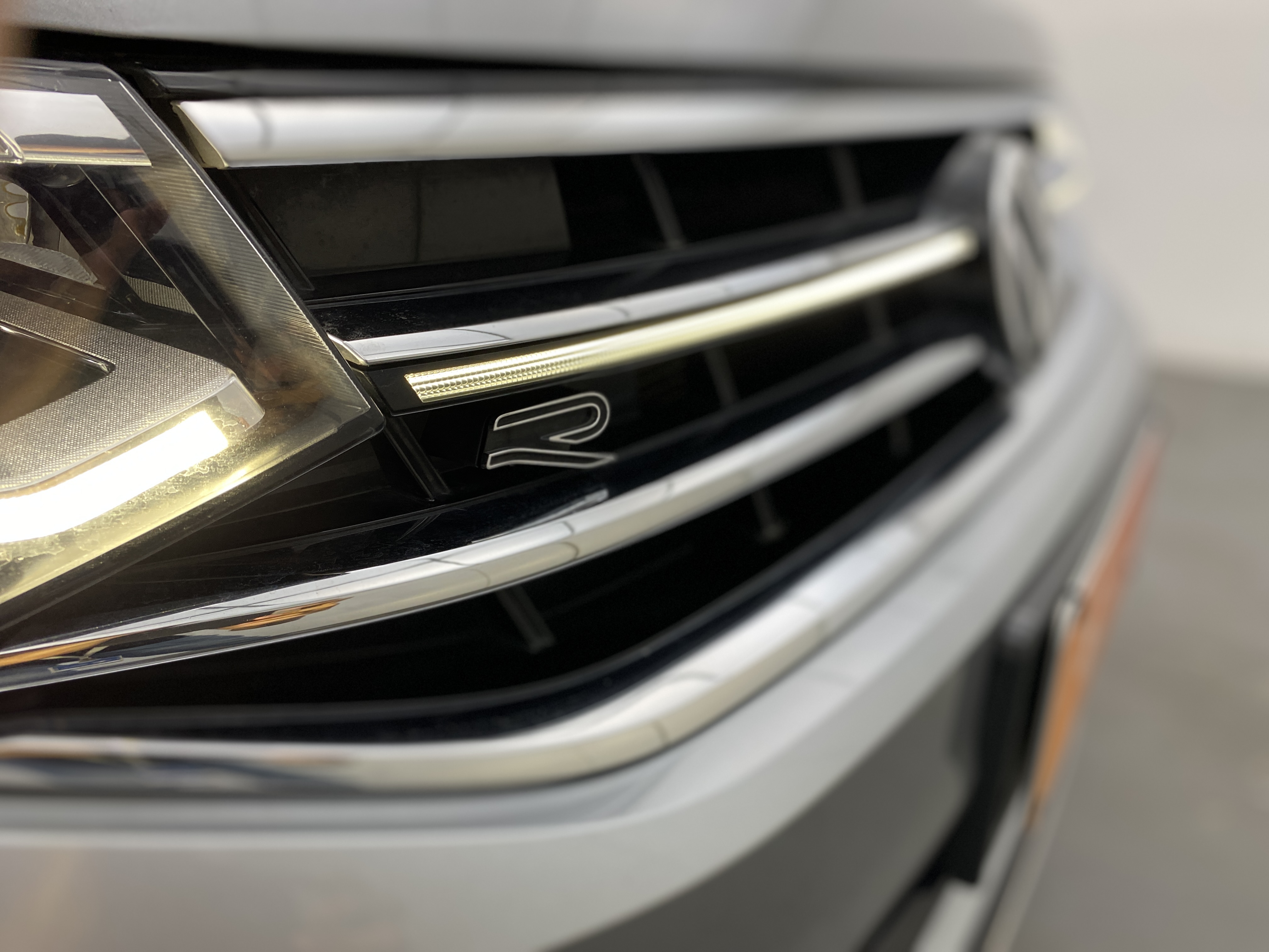 VW - Volkswagen-Tiguan-Allspace R-Line 2.0 TSi