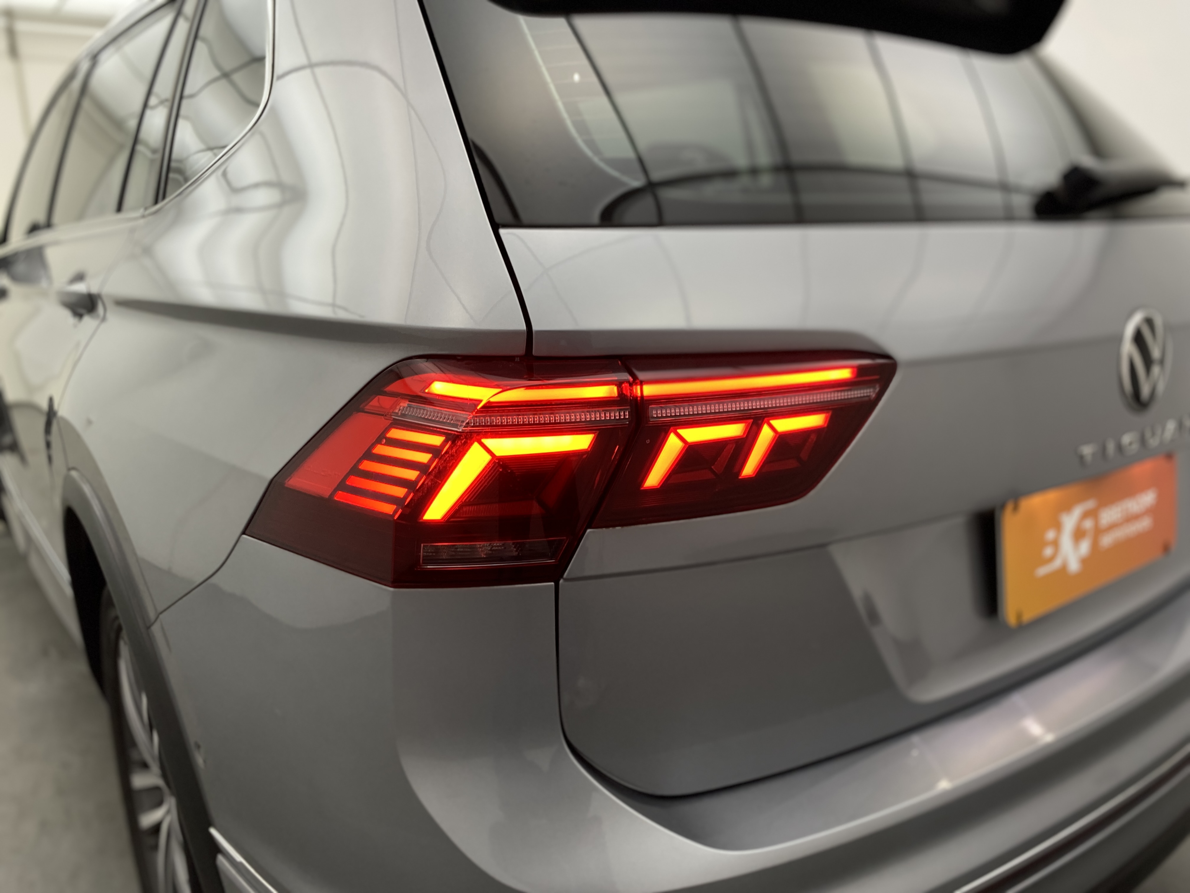 VW - Volkswagen-Tiguan-Allspace R-Line 2.0 TSi