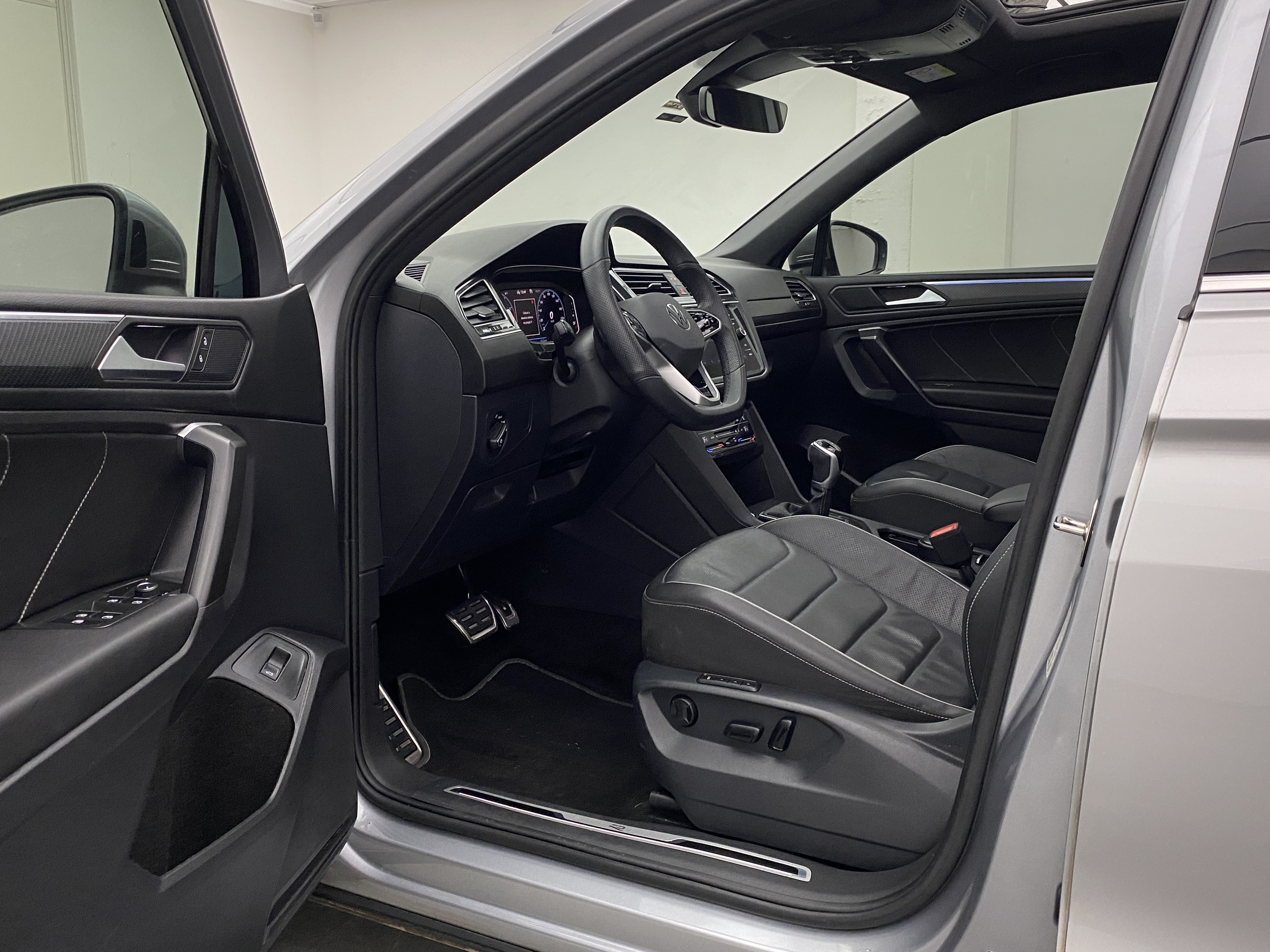 VW - Volkswagen-Tiguan-Allspace R-Line 2.0 TSi