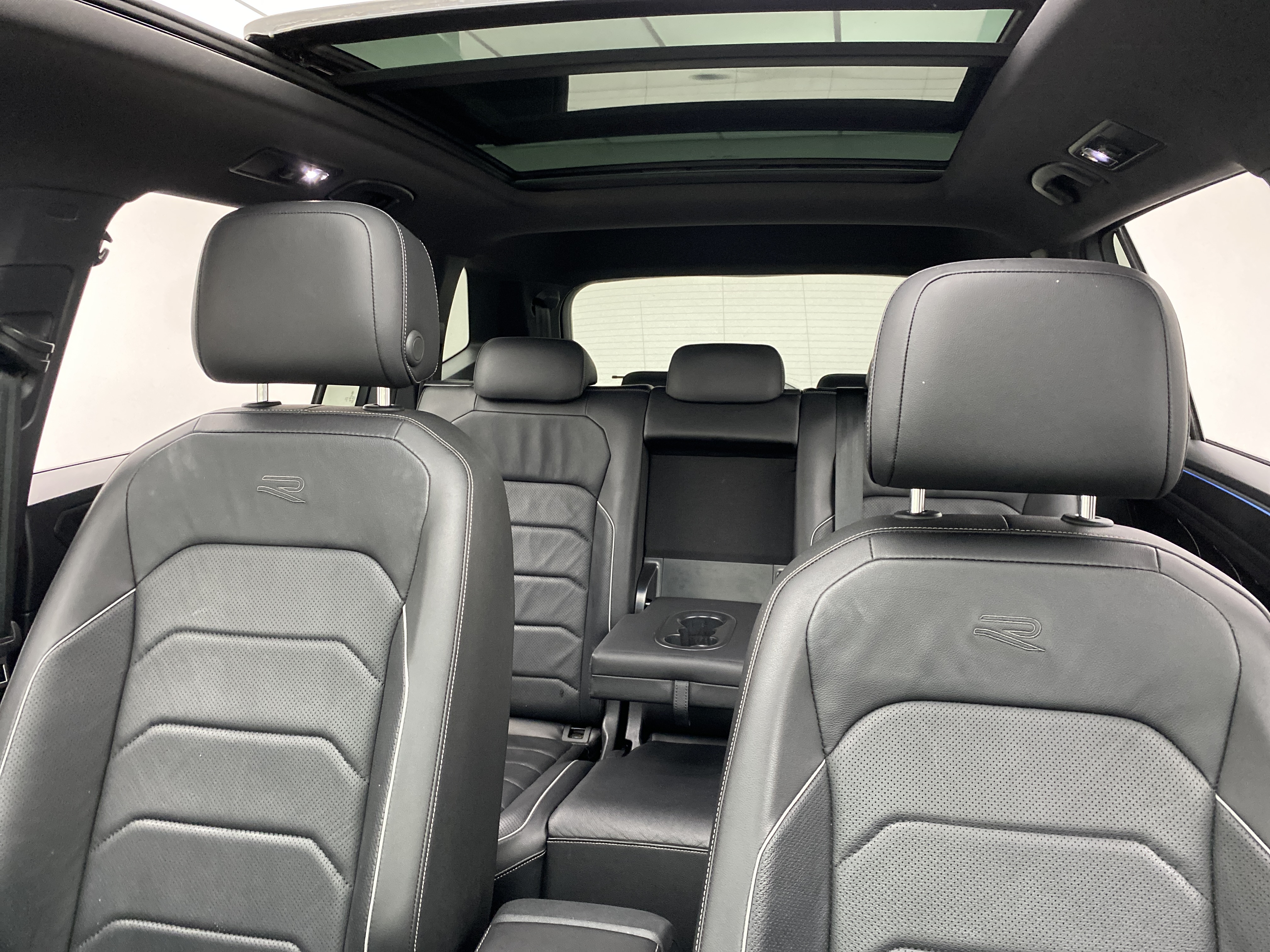 VW - Volkswagen-Tiguan-Allspace R-Line 2.0 TSi