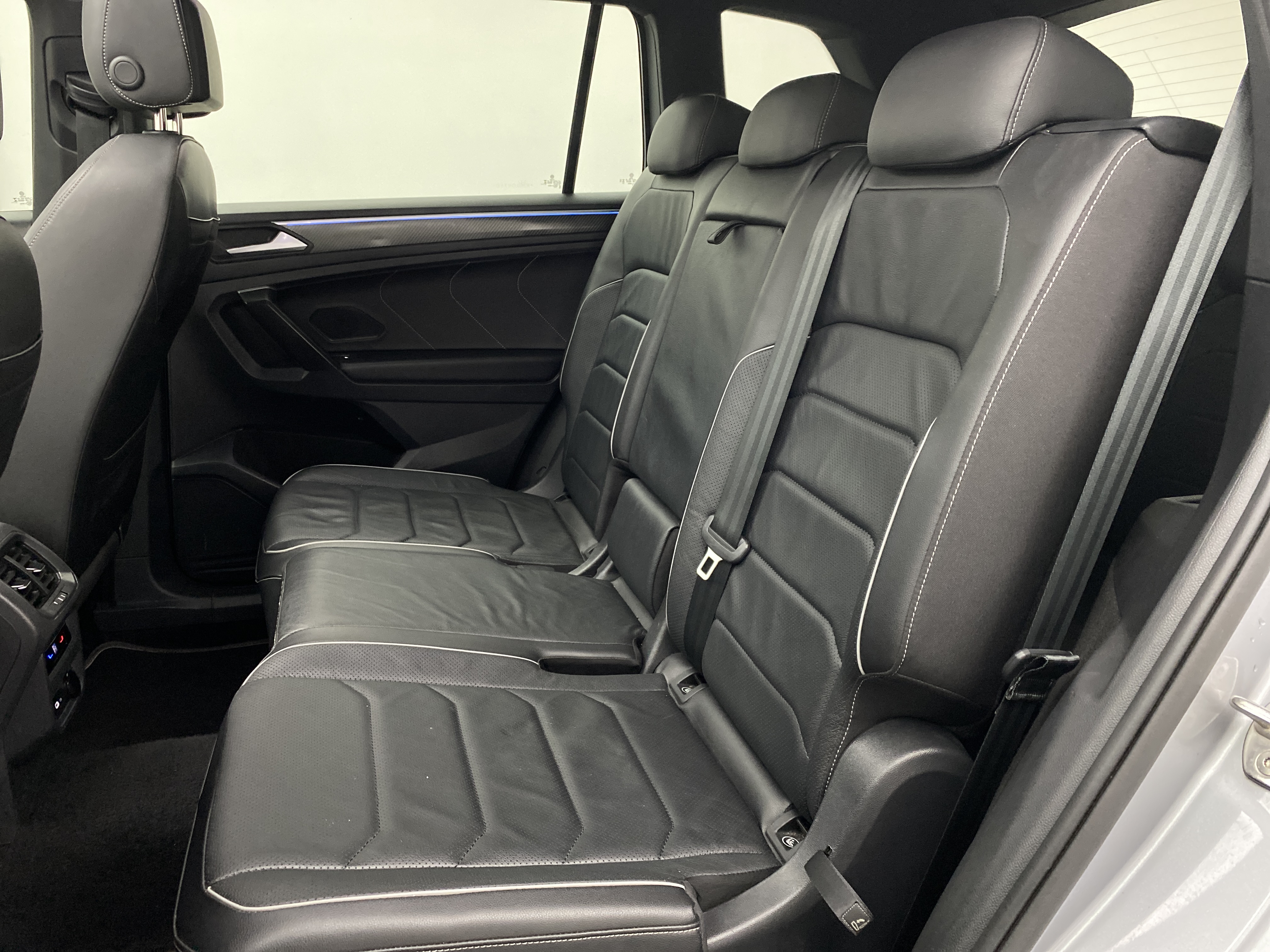 VW - Volkswagen-Tiguan-Allspace R-Line 2.0 TSi