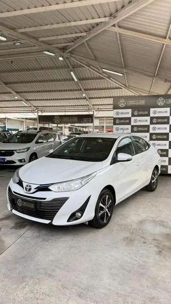 Carro Toyota Yaris 2022 1.5 S CVT (Flex)
