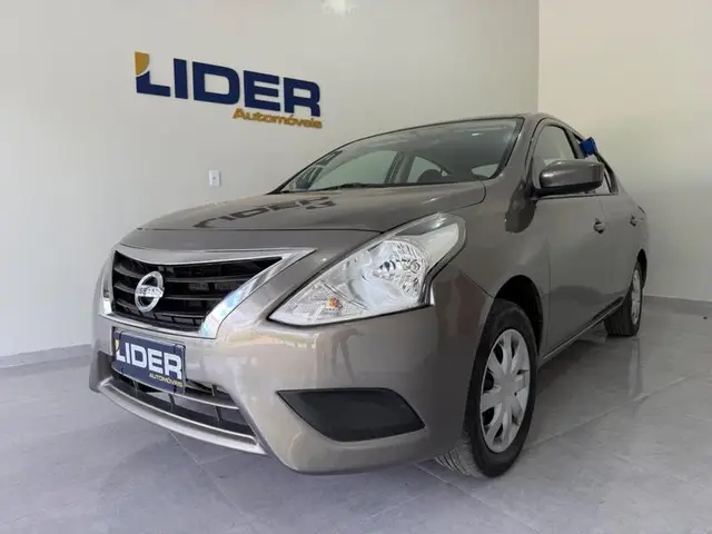 Carro Nissan Versa 2016 1.6 16V SV (Flex)