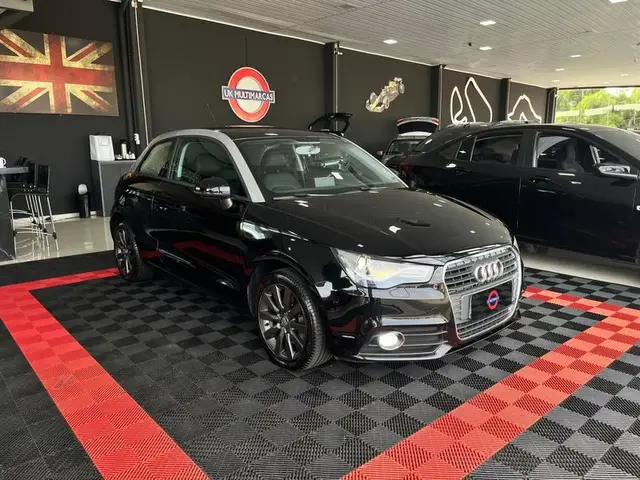 Carro Audi A1 2012 1.4 TFSI Attraction S Tronic