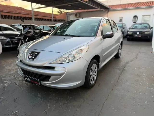 Carro Peugeot 207 2014 Hatch Active 1.4 (Flex)