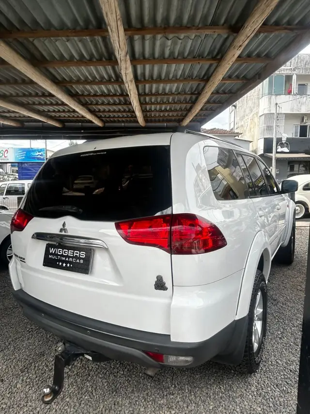 Carro Mitsubishi Pajero Dakar 2015 3.2 HPE 4WD (Aut)