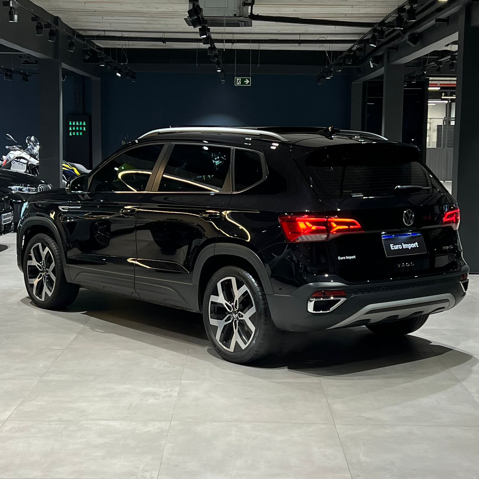 Volkswagen-Taos-Highline 1.4 TSI