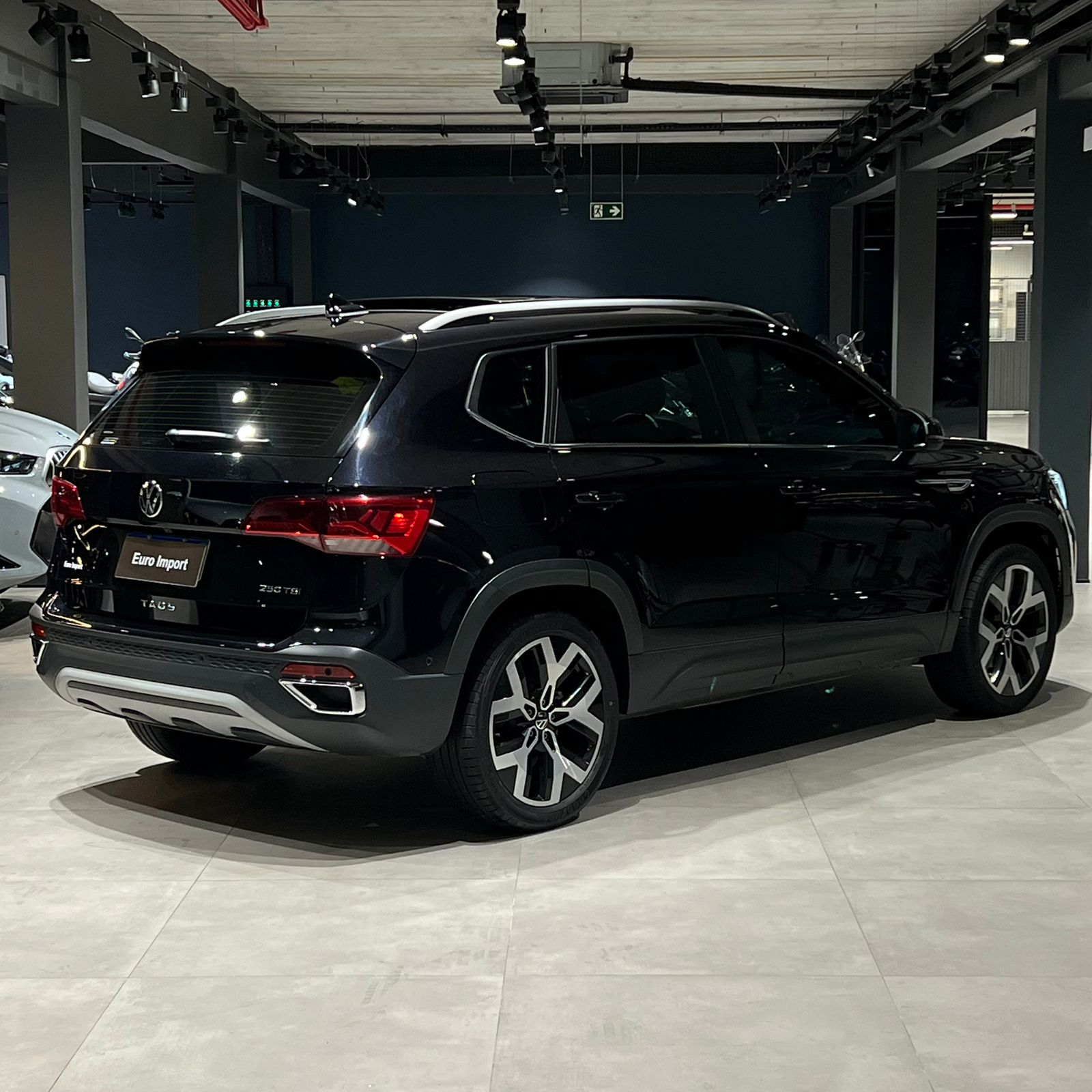 Volkswagen-Taos-Highline 1.4 TSI