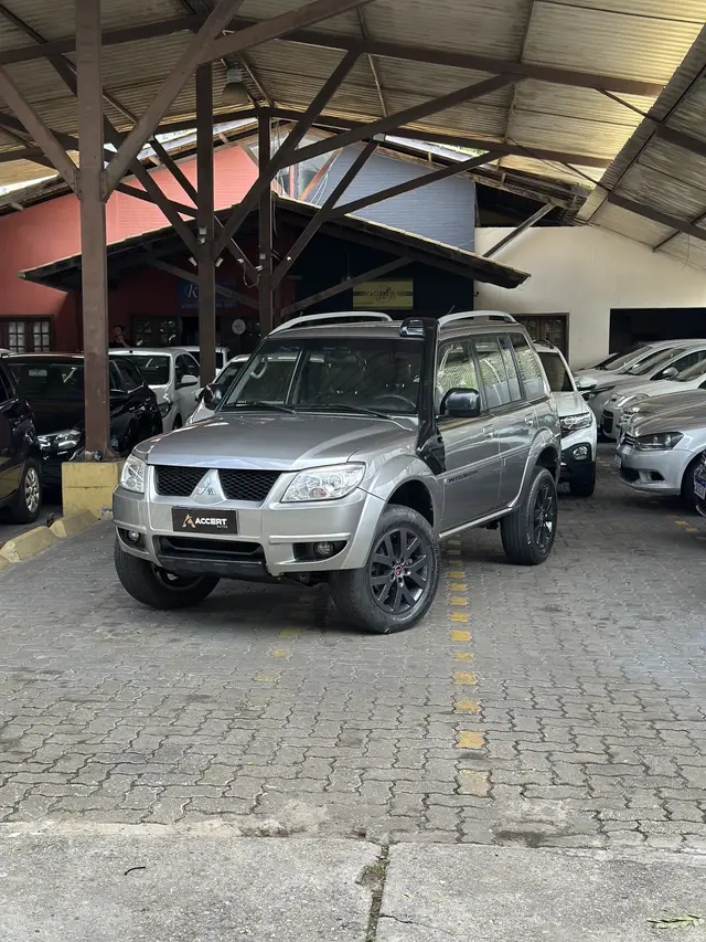 Carro Mitsubishi Pajero TR4 2013 2.0 16V 4X4 (Flex) (Aut)