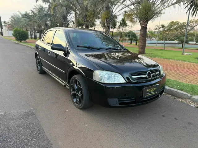 Carro Chevrolet Astra Sedan 2005 Comfort 1.8 (Flex)