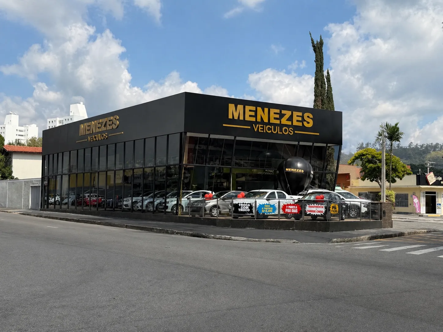 Fachada da loja MENEZES VEICULOS - Jundiaí - SP