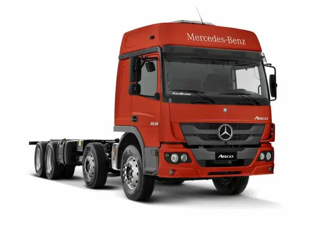 Carro Mercedes-Benz Atego 2022 3030/54 8X2