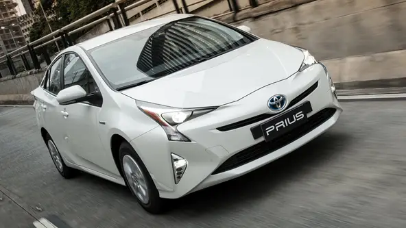 Marca afirma que suspensão das vendas é temporária, mas, com chegada de Corolla e Corolla Cross híbridos flex, modelo ficou sem espaço. Camry também deixa o catálogo
