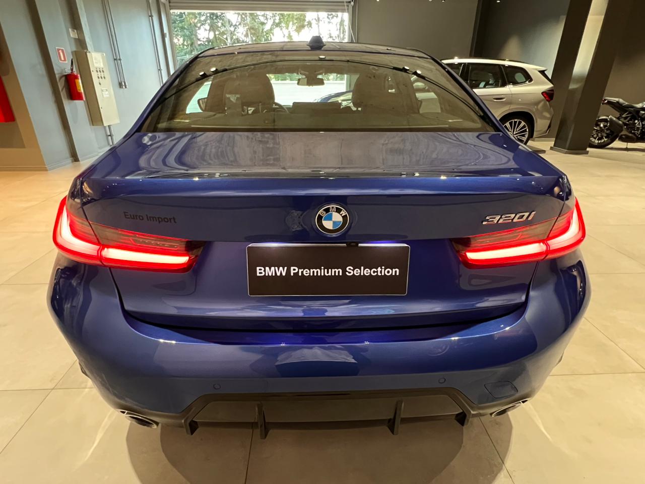 BMW-320i-M Sport 2.0 Turbo (Aut.)