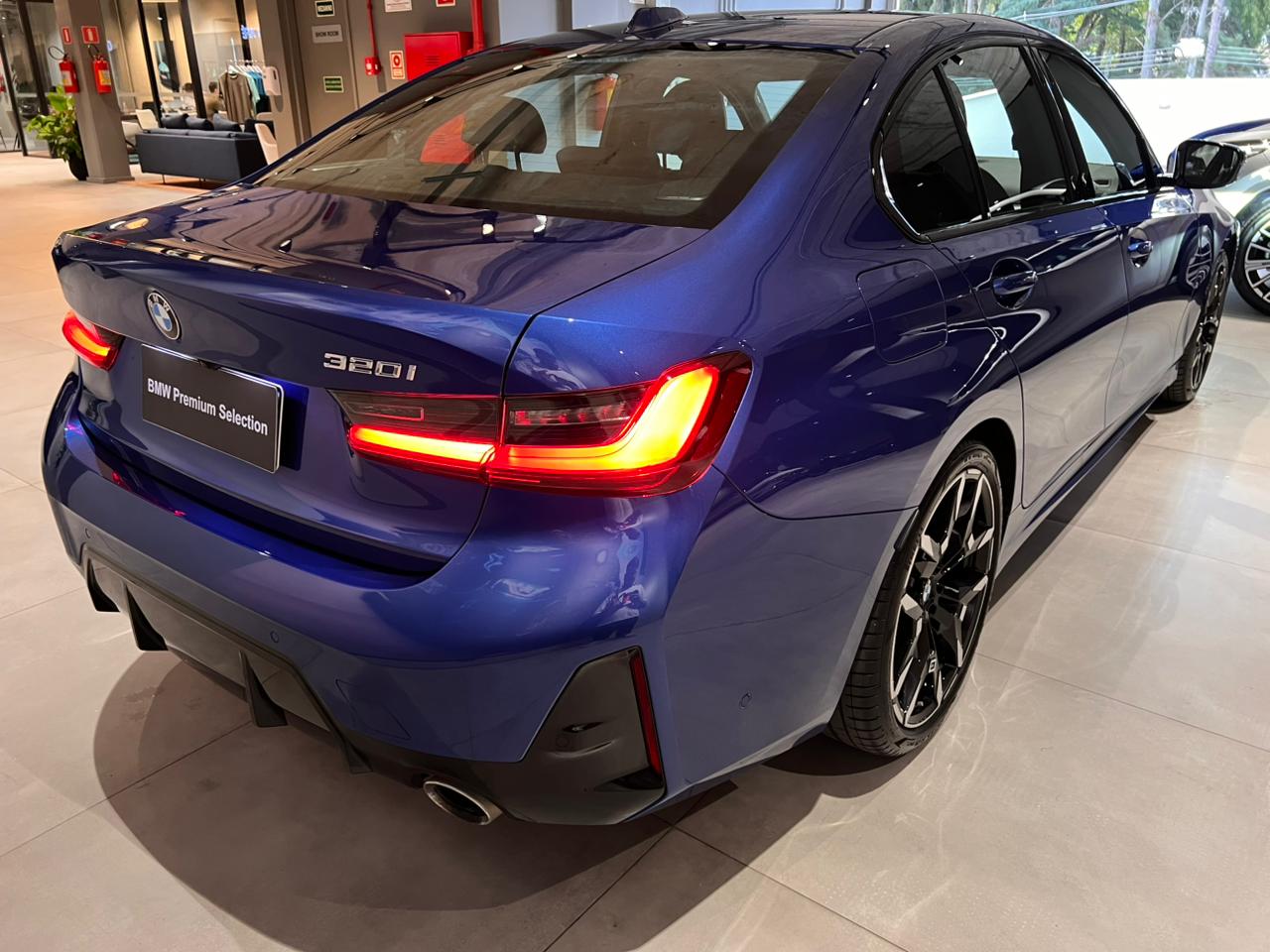 BMW-320i-M Sport 2.0 Turbo (Aut.)