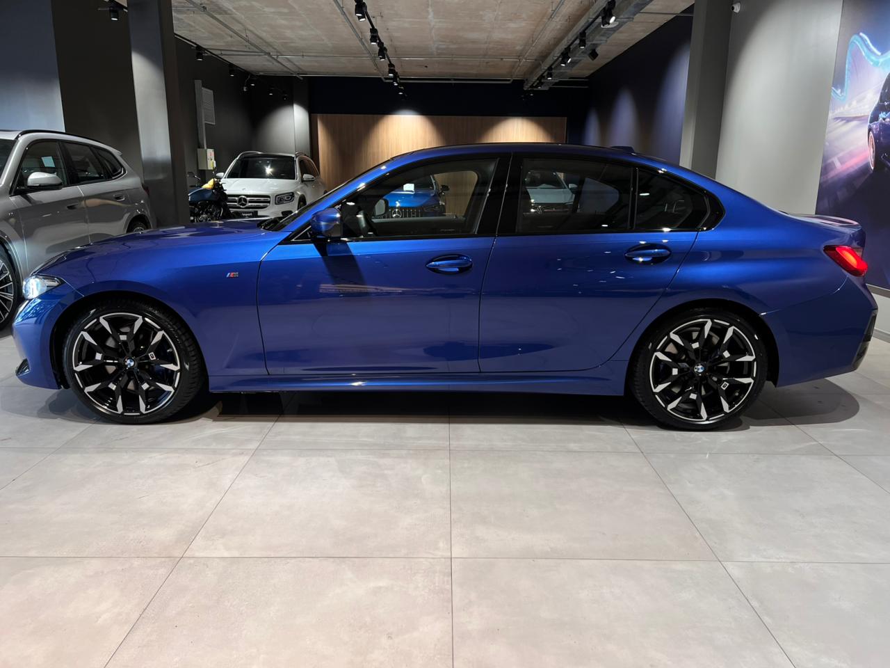 BMW-320i-M Sport 2.0 Turbo (Aut.)