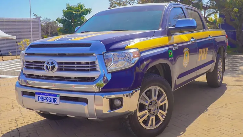 Polícia Federal faz Porsche, BMW e picape gigante da Toyota virarem viaturas