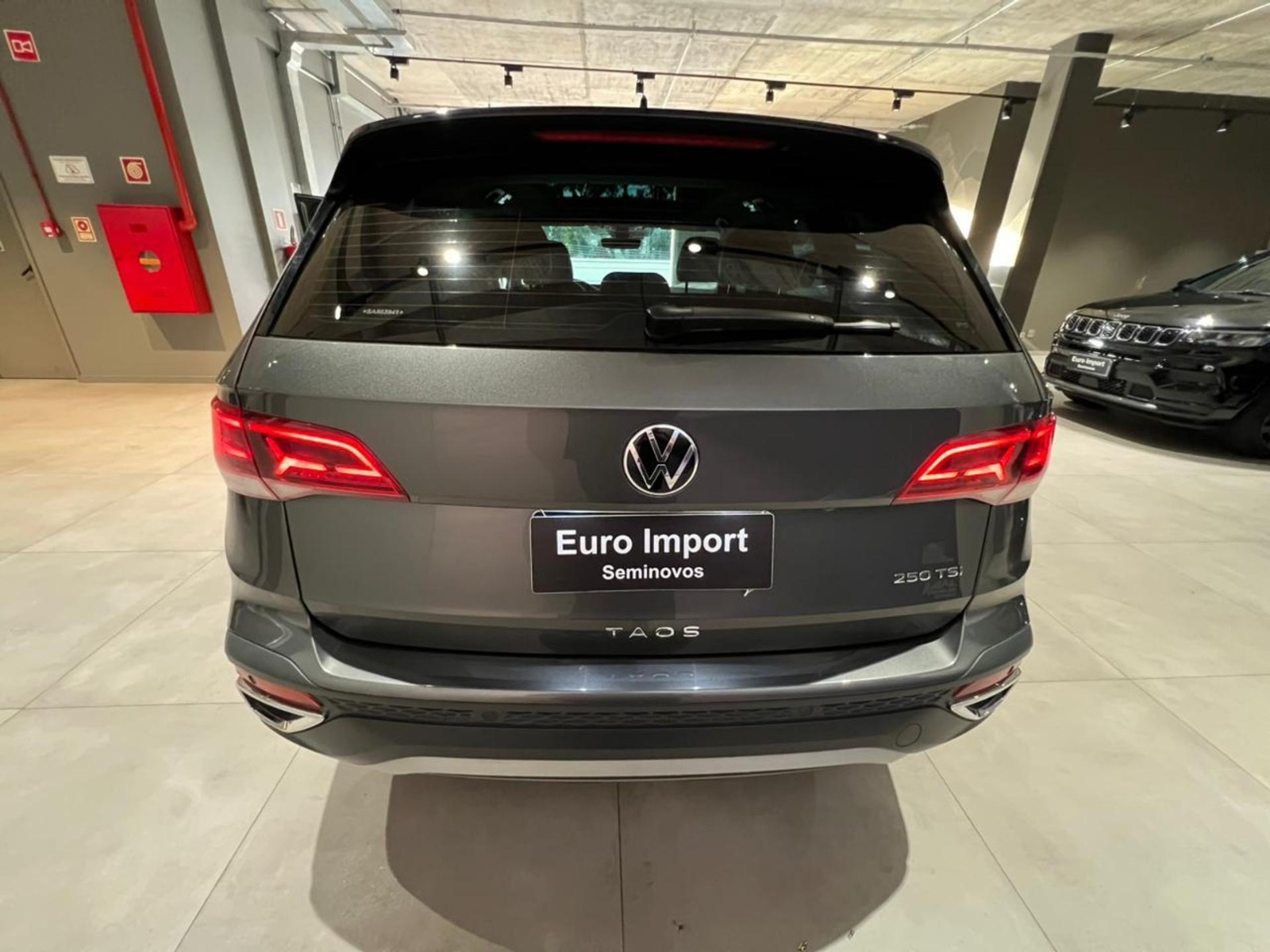 Volkswagen-Taos-Highline 1.4 TSI