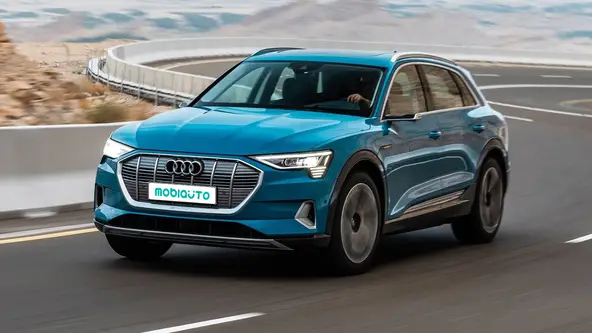 Pegar a estrada com um elétrico tem seus perrengues, mas também nos premia com boa dose de conforto e requinte se o carro escolhido for o Audi e-tron